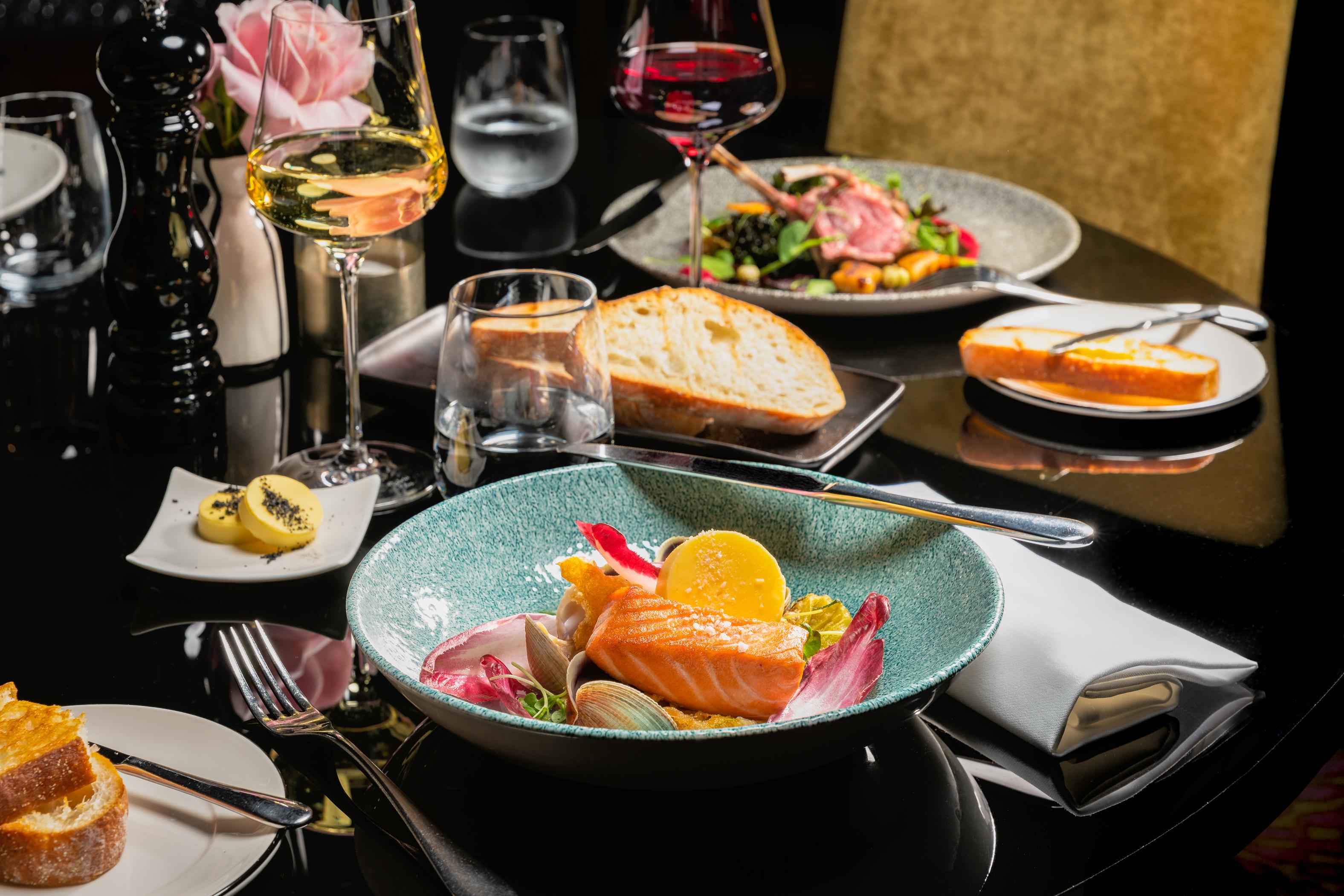 Museum Apartment Hotel, Independent Collection By Evt Веллінгтон Екстер'єр фото A dinner at the restaurant