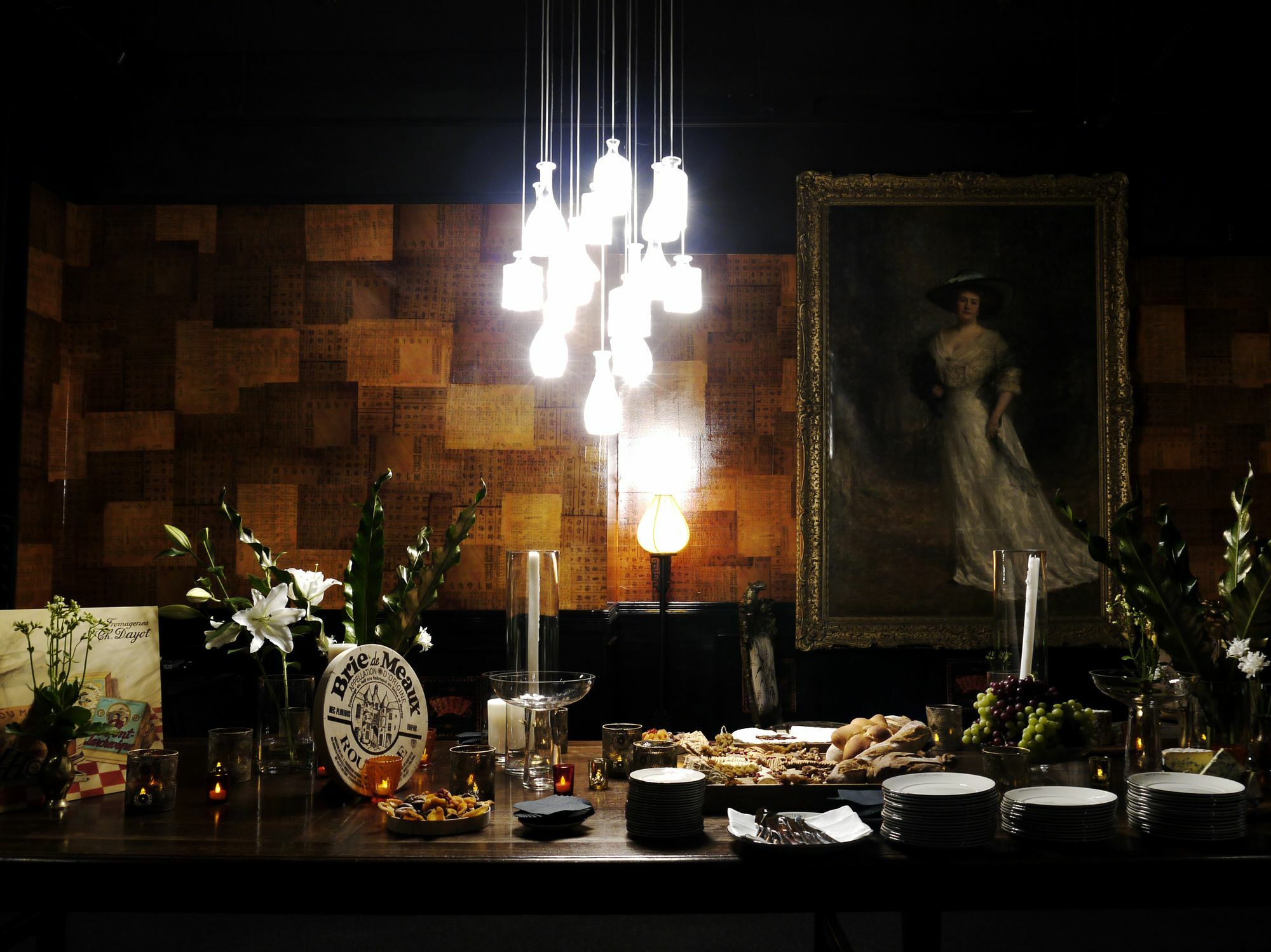 Museum Apartment Hotel, Independent Collection By Evt Веллінгтон Екстер'єр фото A chandelier